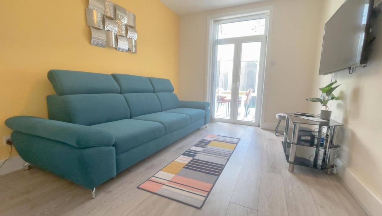 Large 3 Bedroom & 2 Bath - Ground Floor With Parking *