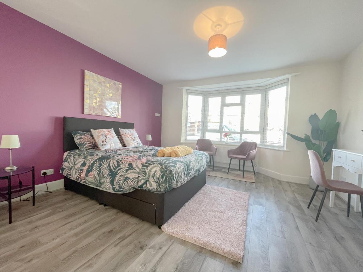 Large 3 Bedroom & 2 Bath - Ground Floor With Parking