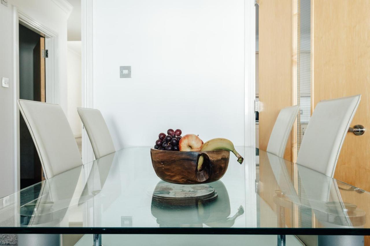 Apartment Spacious 2 Bedroom Flat Near And Town Centre