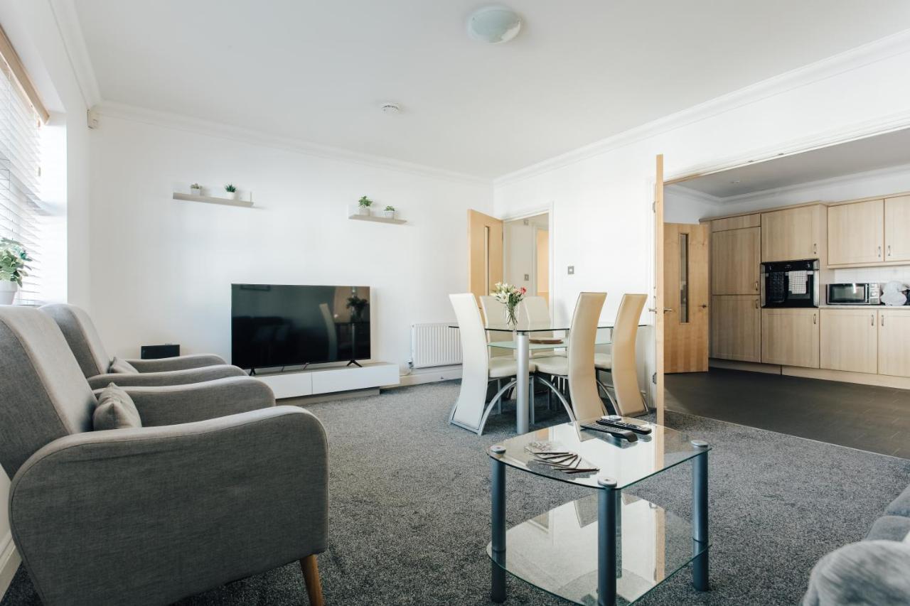 Spacious 2 Bedroom Flat Near And Town Centre Apartment Bournemouth