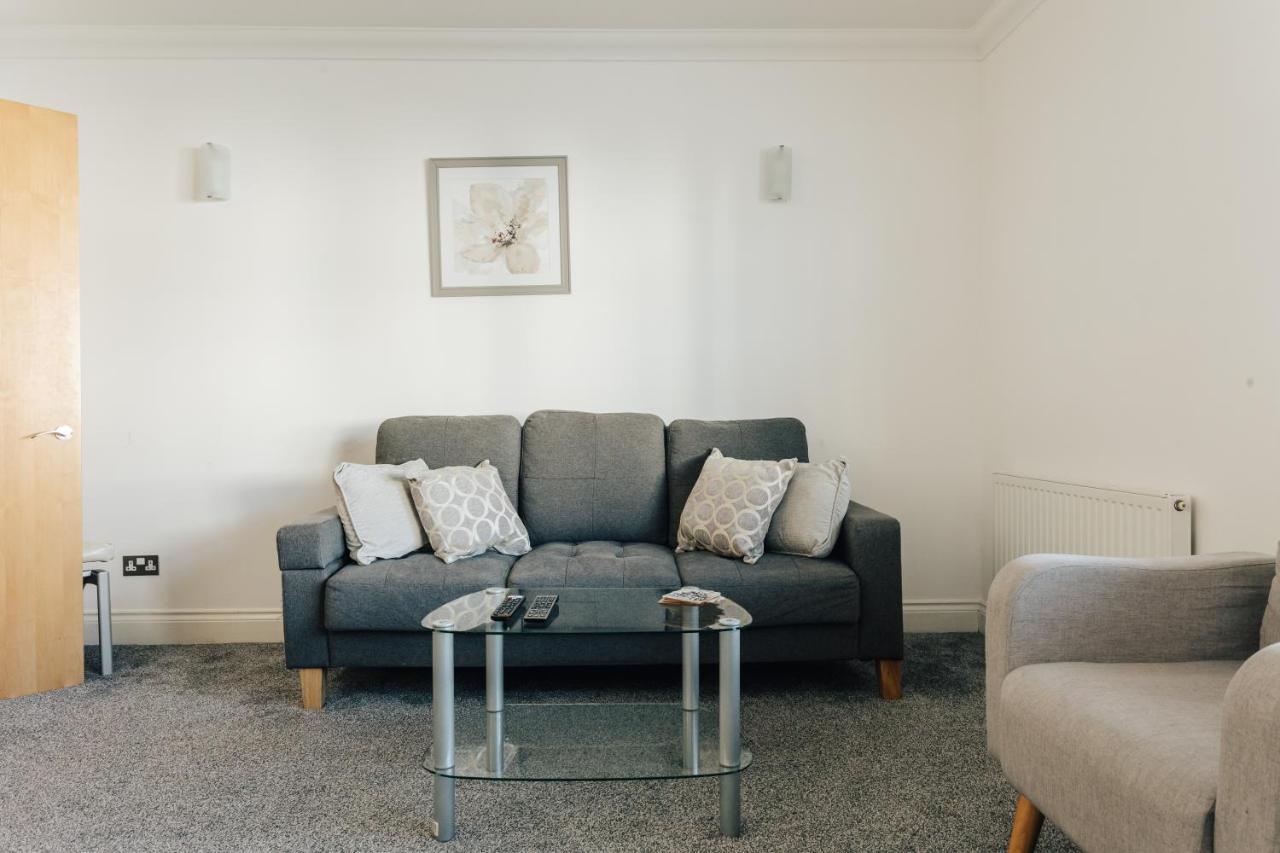 Spacious 2 Bedroom Flat Near And Town Centre Apartment Bournemouth