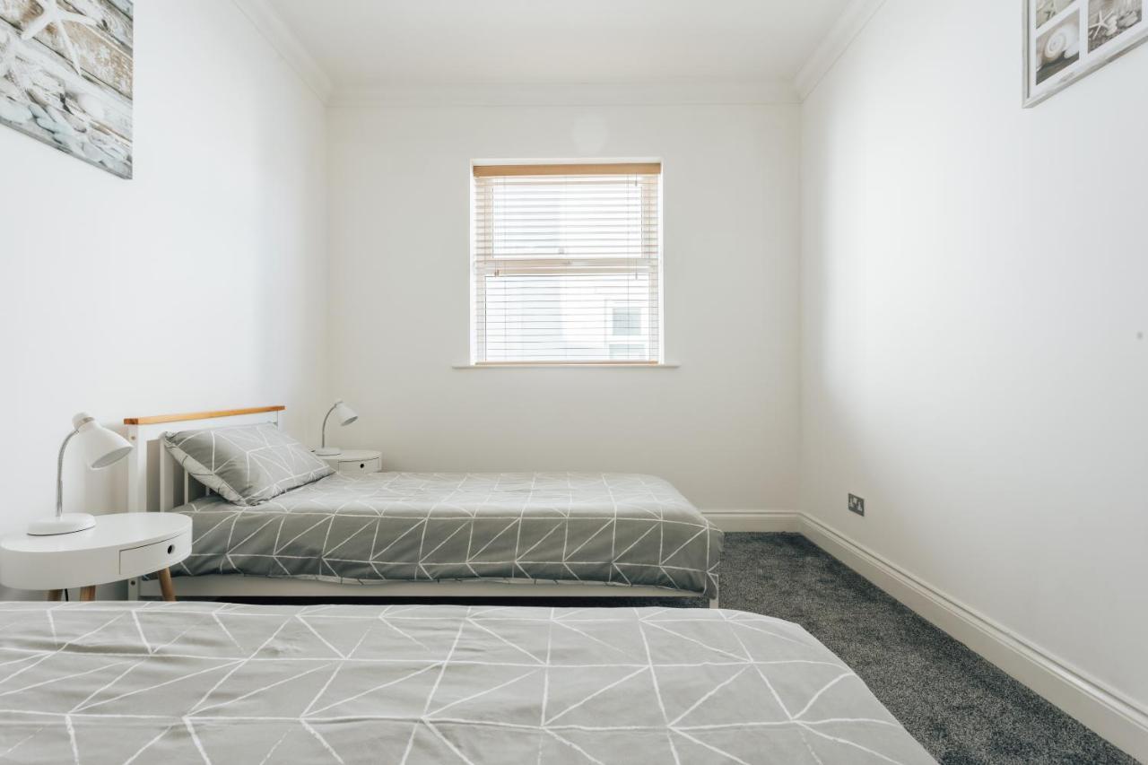 Spacious 2 Bedroom Flat Near And Town Centre Bournemouth