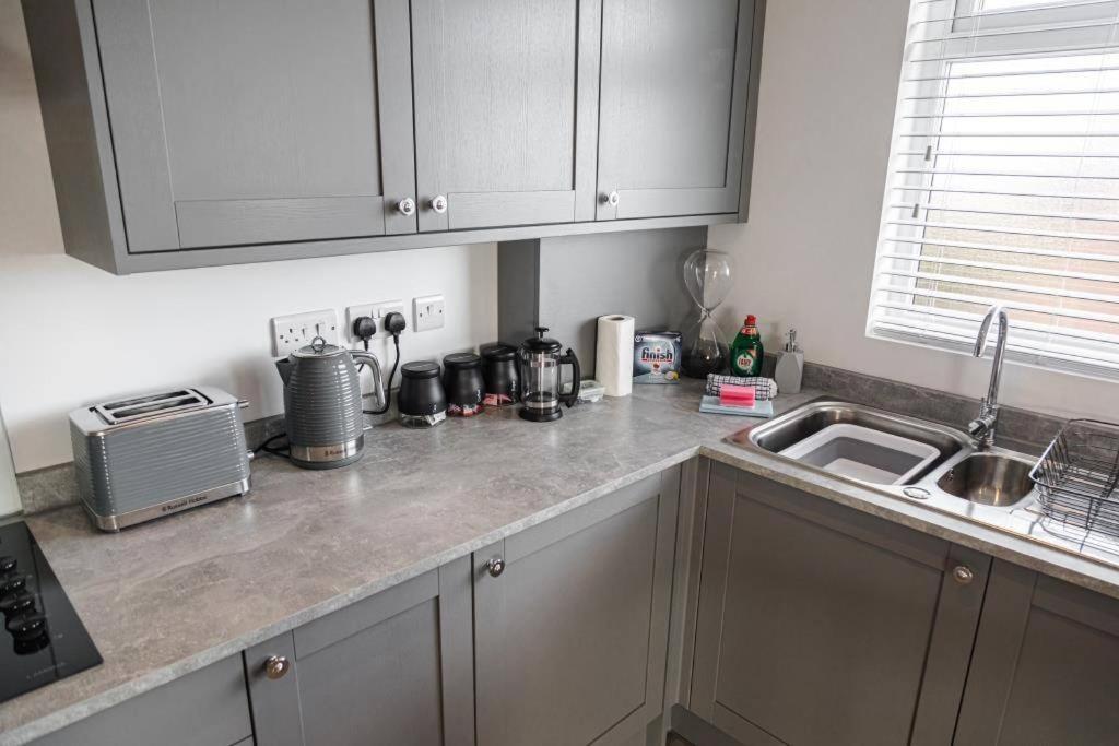 Bournecoast - Stylish Flat With Balcony - Sea Views - 10 Min Walk To - Parking - Wifi - Fm8407 Apartment