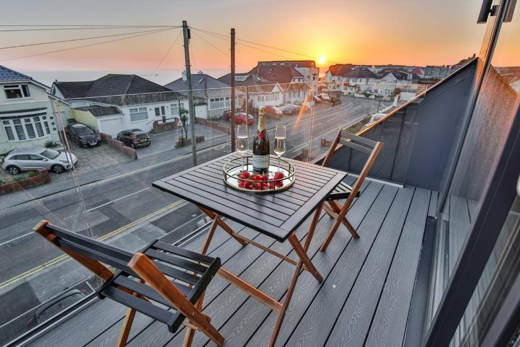 Apartment Bournecoast - Stylish Flat With Balcony - Sea Views - 10 Min Walk To - Parking - Wifi - Fm8407