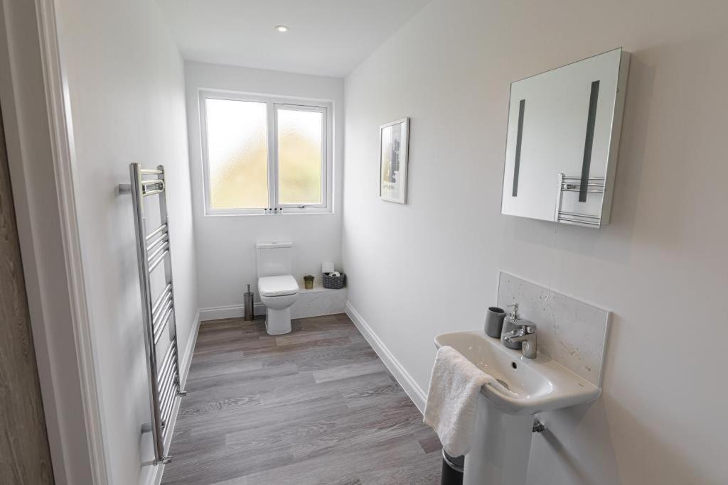 Bournecoast - Stylish Flat With Balcony - Sea Views - 10 Min Walk To - Parking - Wifi - Fm8407 Apartment