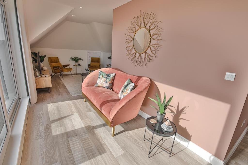 Bournecoast - Stylish Flat With Balcony - Sea Views - 10 Min Walk To - Parking - Wifi - Fm8407 Apartment