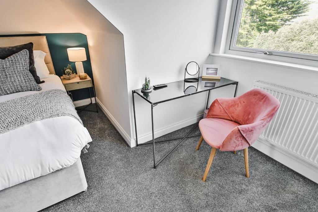 Bournecoast - Stylish Flat With Balcony - Sea Views - 10 Min Walk To - Parking - Wifi - Fm8407 Apartment