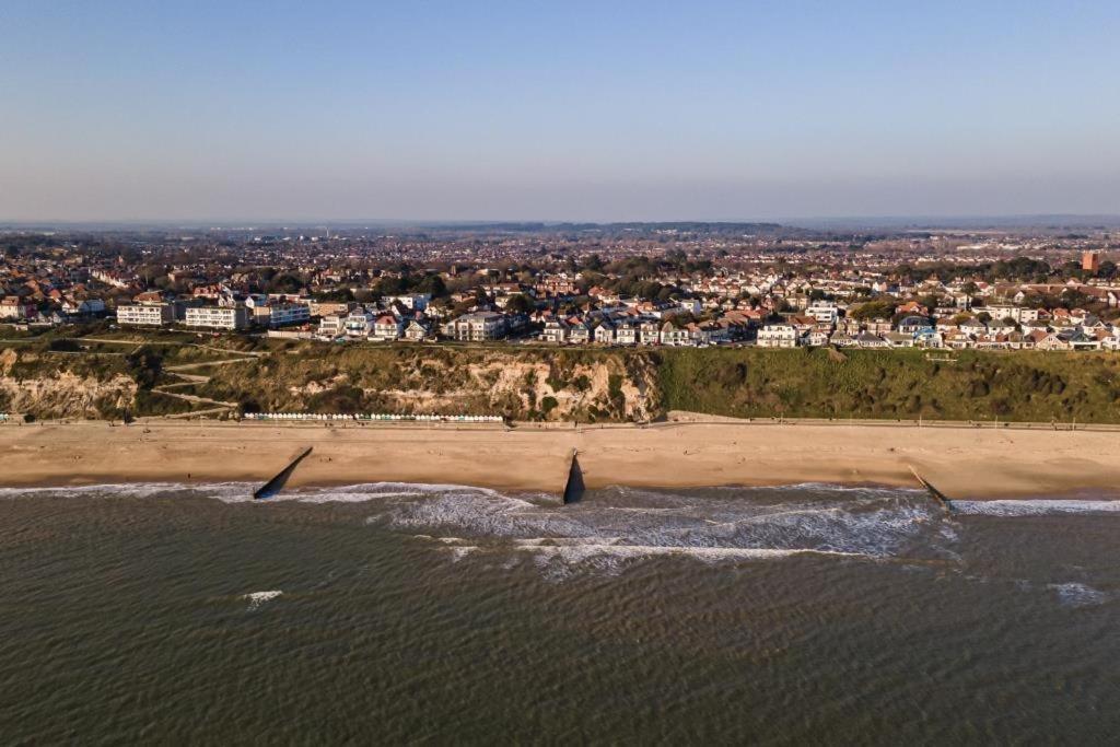 Bournecoast - Stylish Flat With Balcony - Sea Views - 10 Min Walk To - Parking - Wifi - Fm8407 Apartment *
