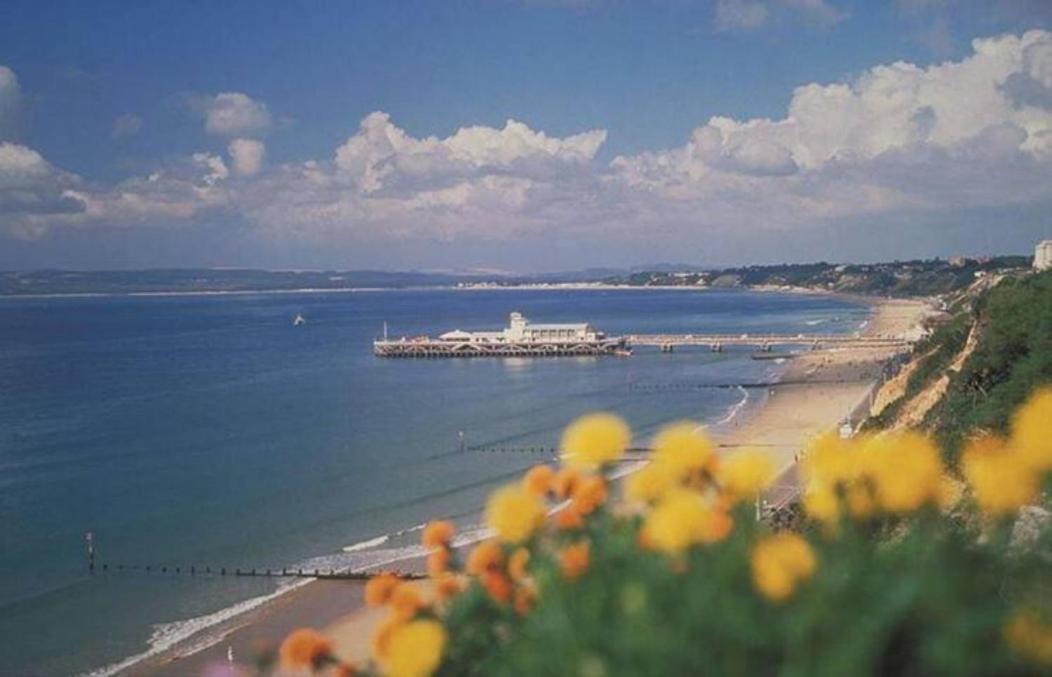 Apartment Bournecoast - Stylish Flat With Balcony - Sea Views - 10 Min Walk To - Parking - Wifi - Fm8407 *