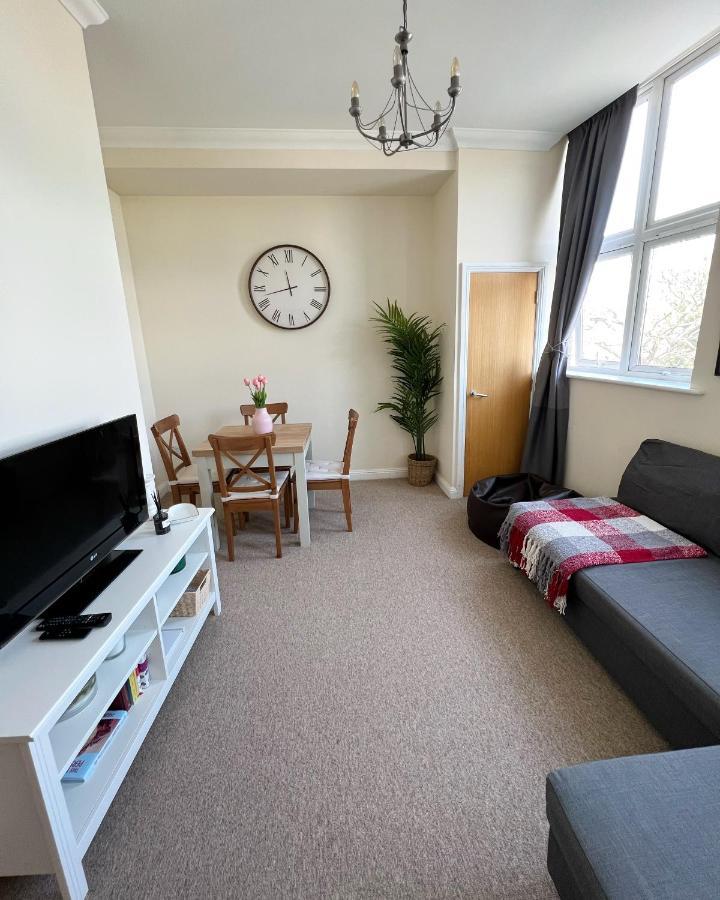 Cosy Town Centre Close To Bournemouth