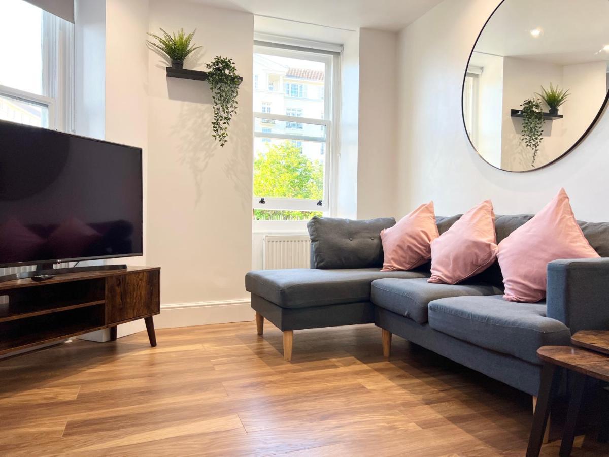 Lovely Apartment, One Minute From And Town. * Bournemouth