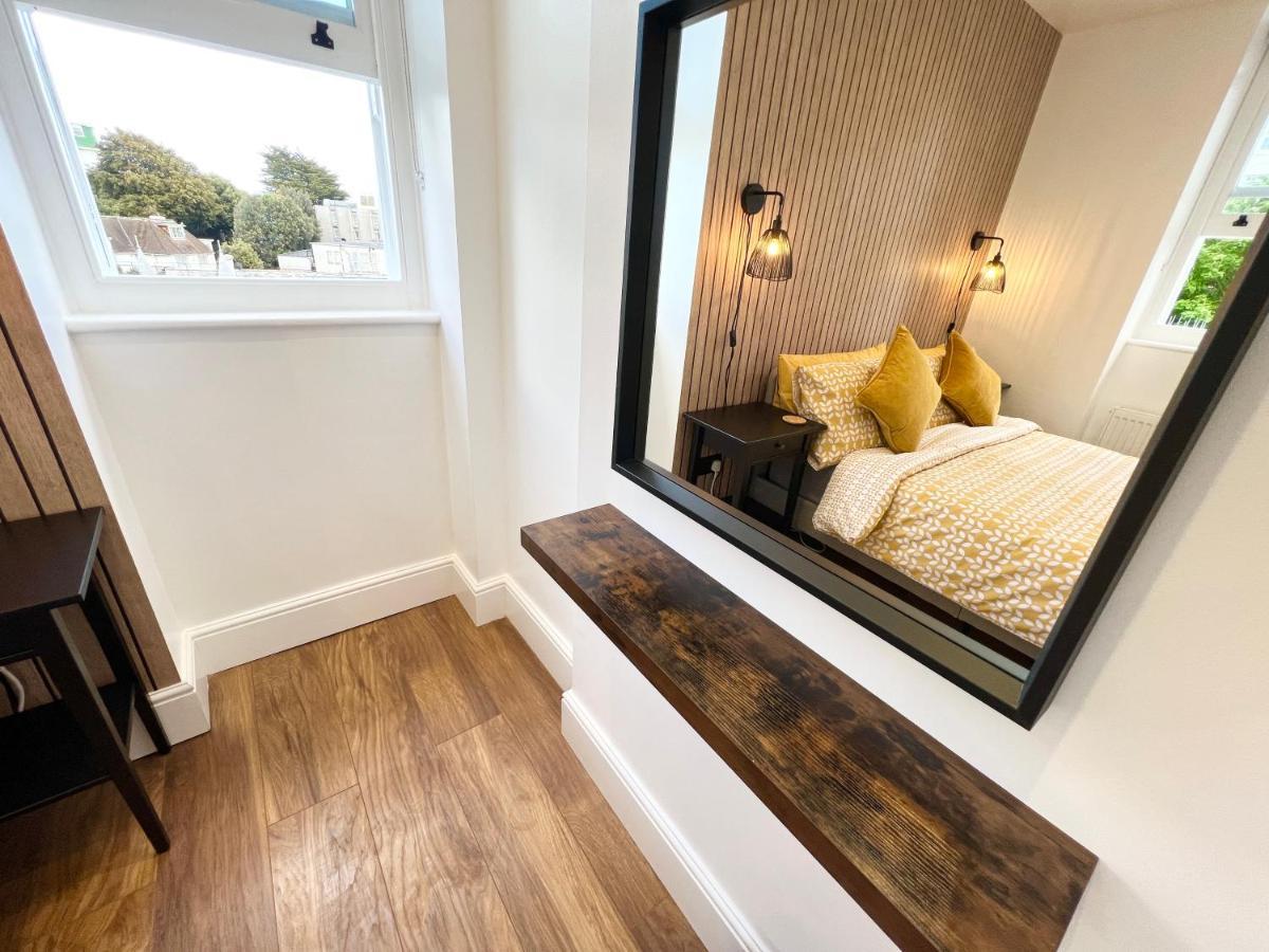 Lovely Apartment, One Minute From And Town. Bournemouth