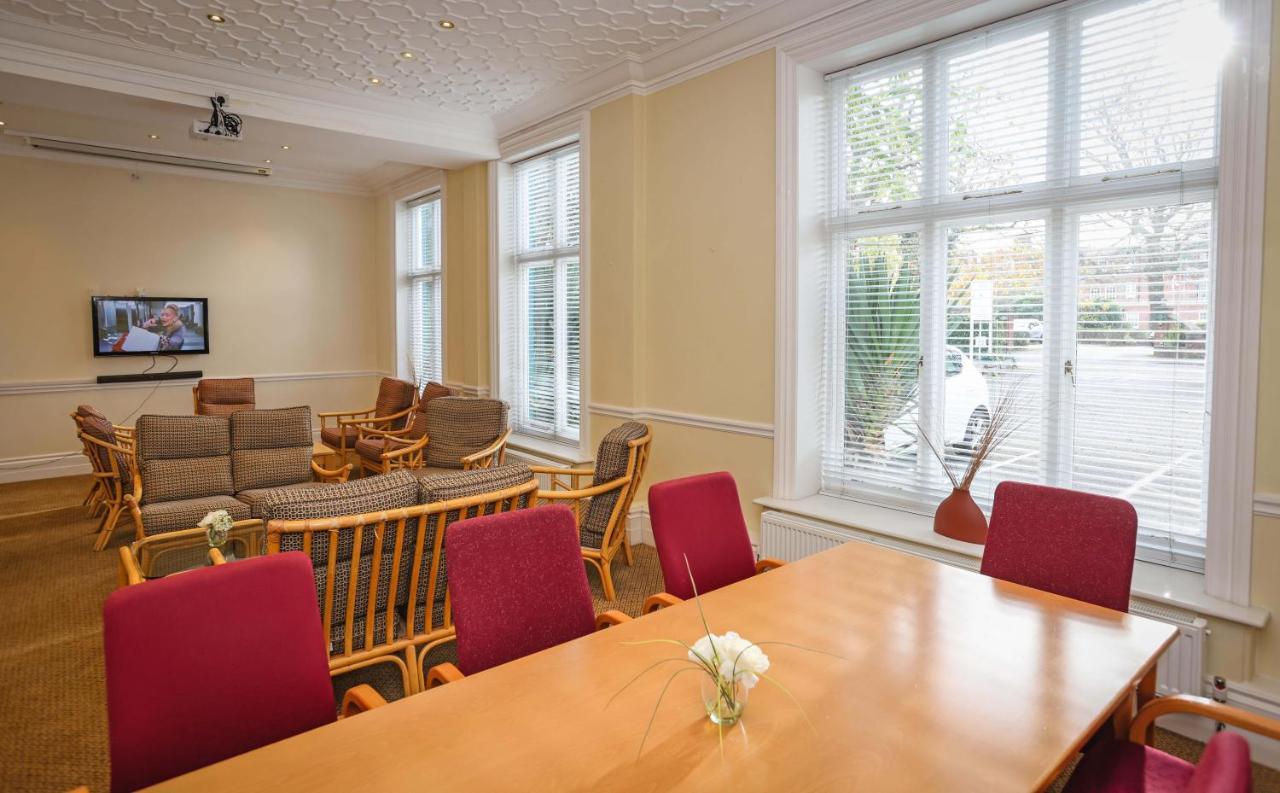 The Grove Hotel 3*