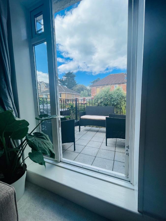 1 Bed With Terrace & Off-road Parking *