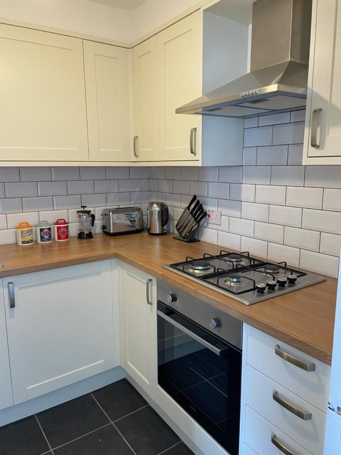 Apartment Light And Airy 1 Bedroom Flat 700m From The *