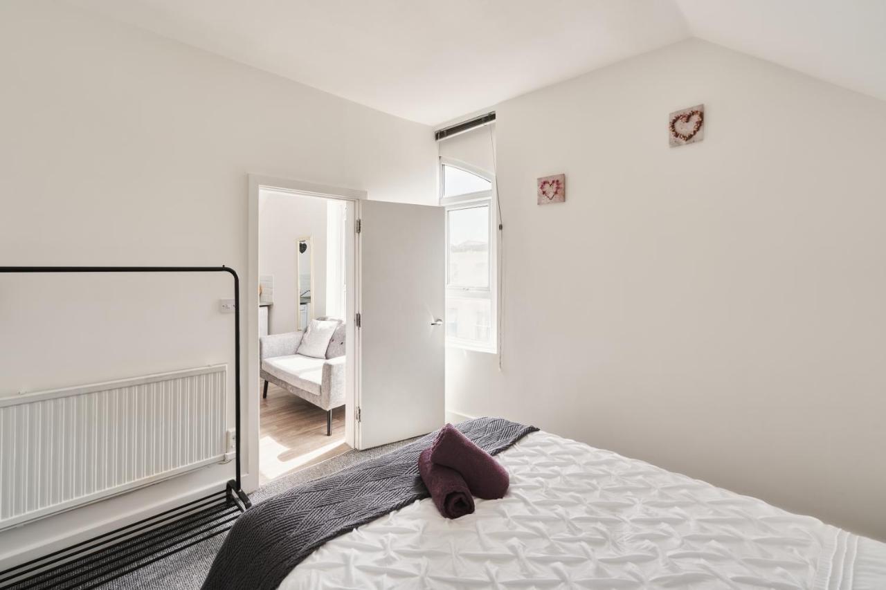 Modern Central Studio And One Bed Flats Close To The Beach Bournemouth