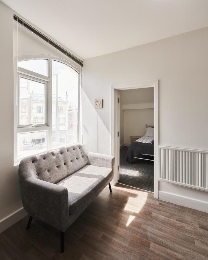 Apartment Modern Central Studio And One Bed Flats Close To The Beach *
