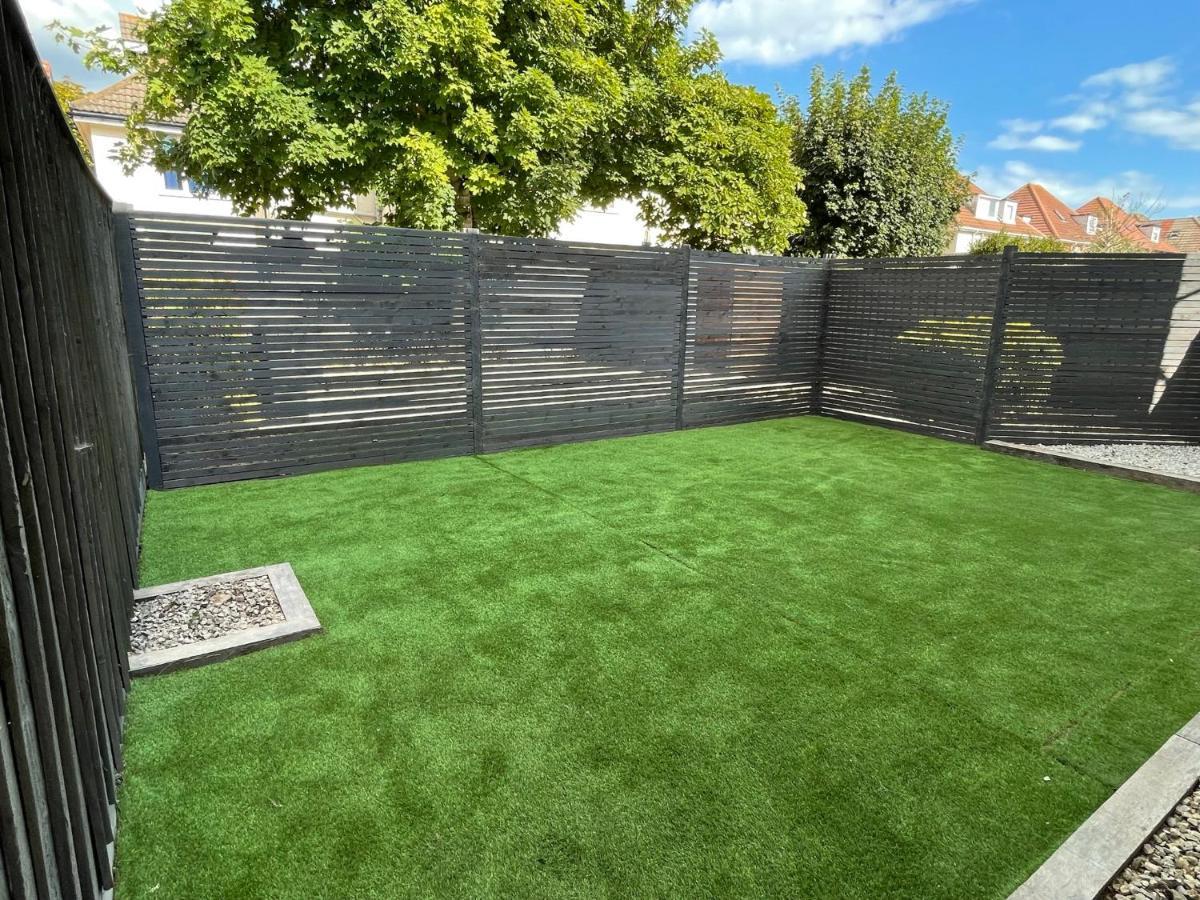 Haven: Stylish 2-bedroom Near Bournemouth's Shore Apartment *