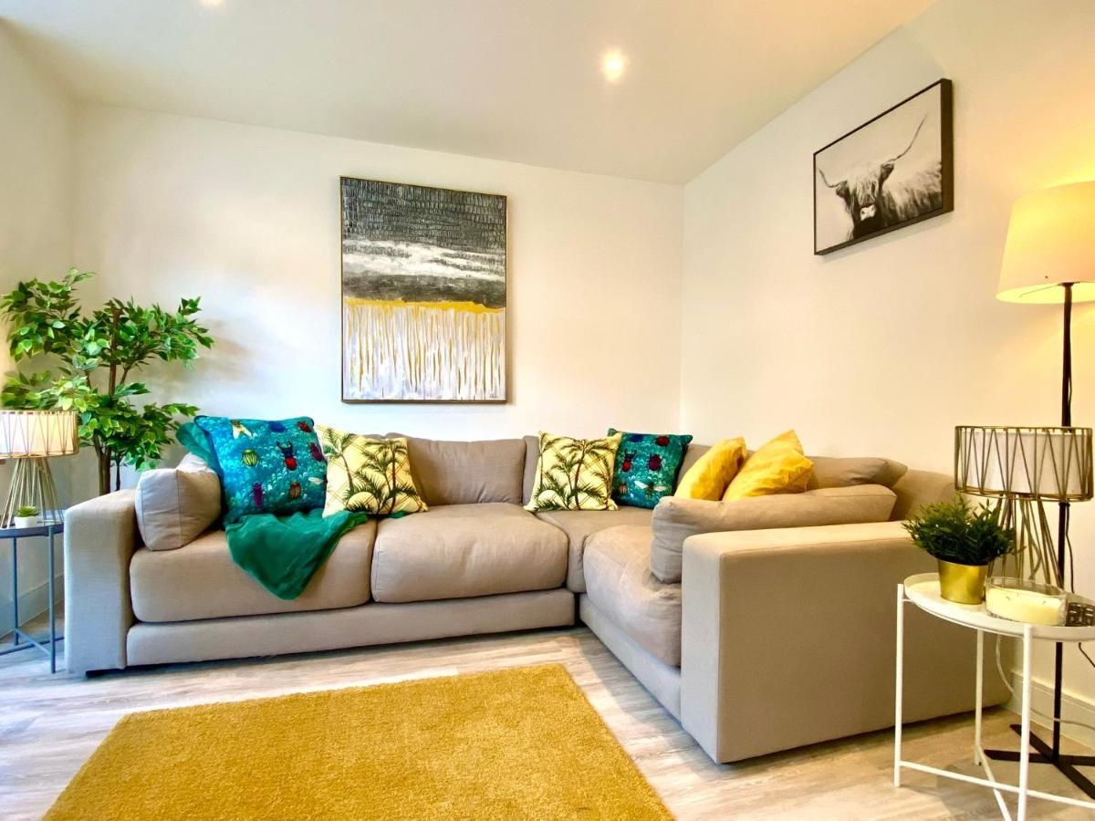 Haven: Stylish 2-bedroom Near Bournemouth's Shore Apartment *
