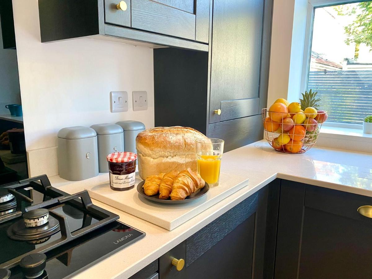 Haven: Stylish 2-bedroom Near Bournemouth's Shore Bournemouth