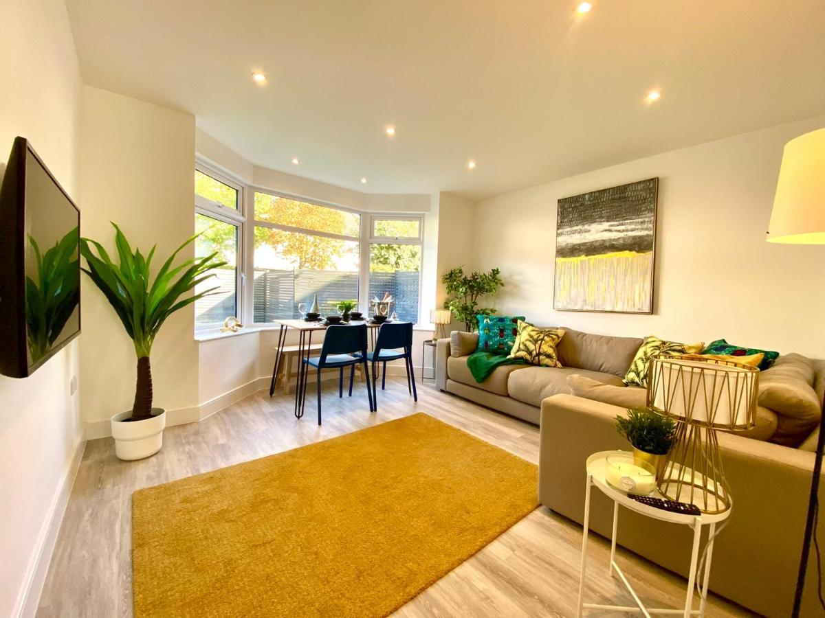 Haven: Stylish 2-bedroom Near Bournemouth's Shore Apartment Bournemouth