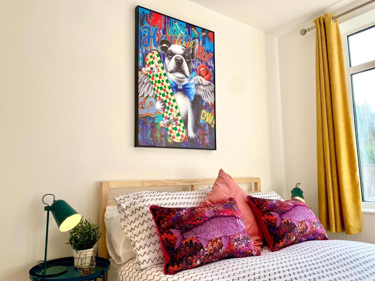Haven: Stylish 2-bedroom Near Bournemouth's Shore