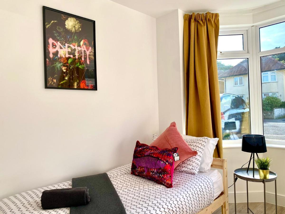 Apartment Haven: Stylish 2-bedroom Near Bournemouth's Shore Bournemouth