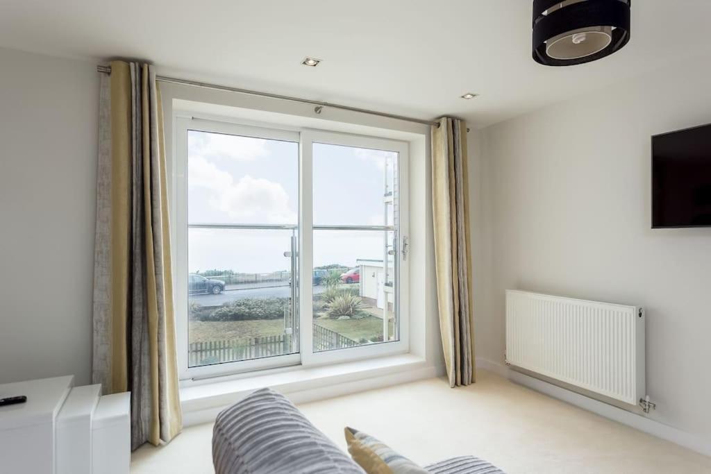 Apartment Stunning 2 Bed Apartment, Fabulous Sea View & 2 Minutes To Beach With Parking Bournemouth