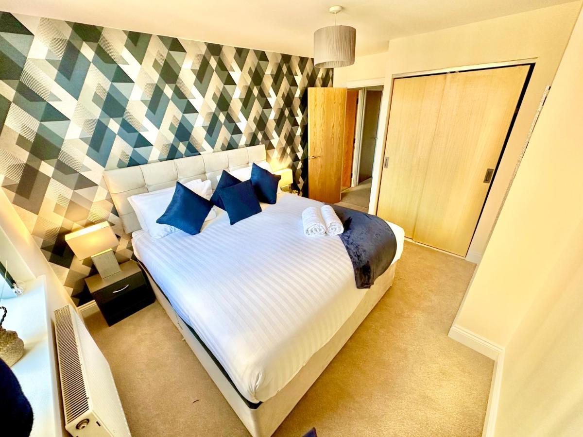 A Stylish Retreat - Super King Bed - Heart Of Town Centre - 5 Mins Stroll To * Bournemouth