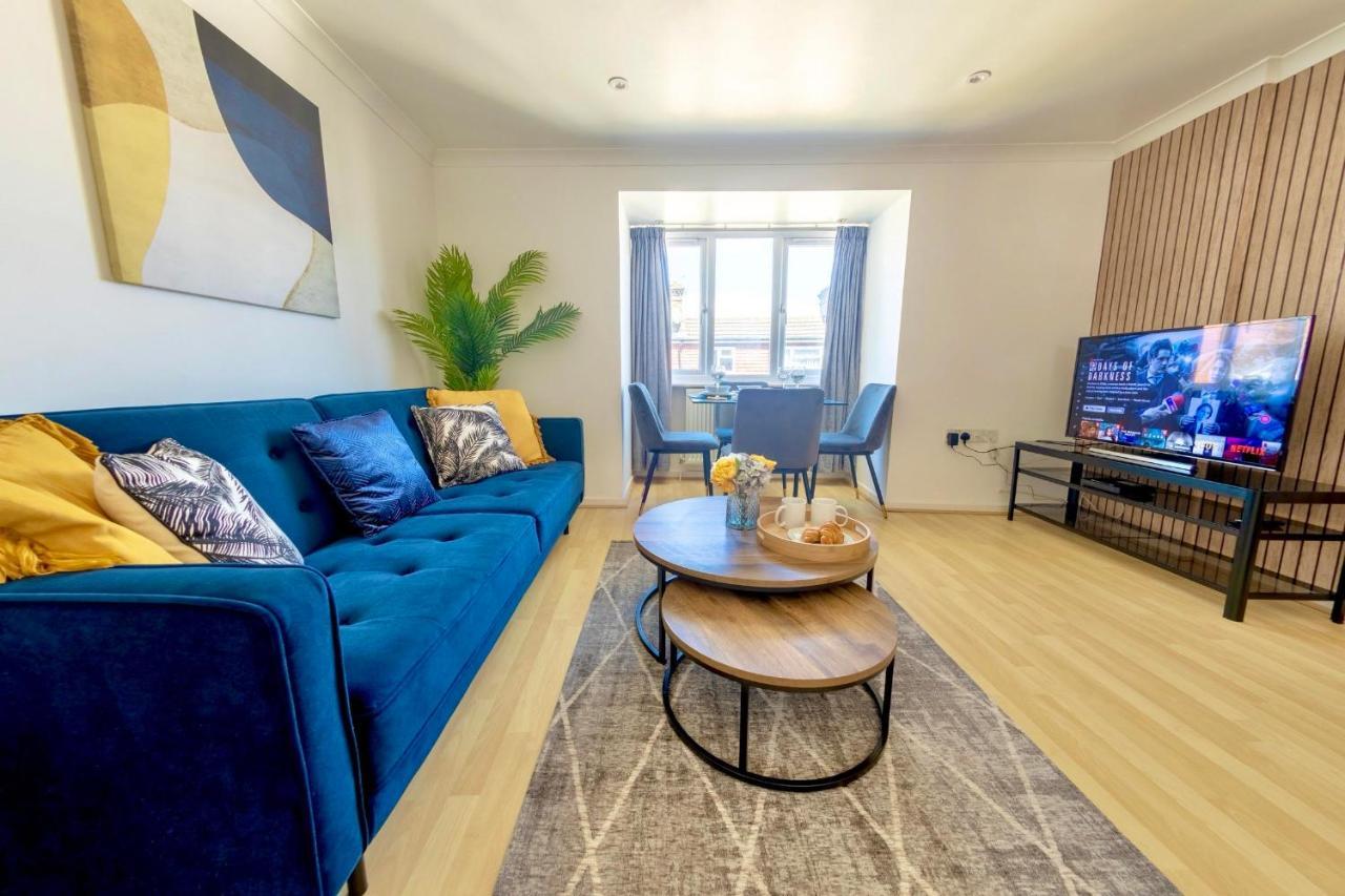 Modern 4-level Townhouse For 8 Free Parking Holiday home Bournemouth