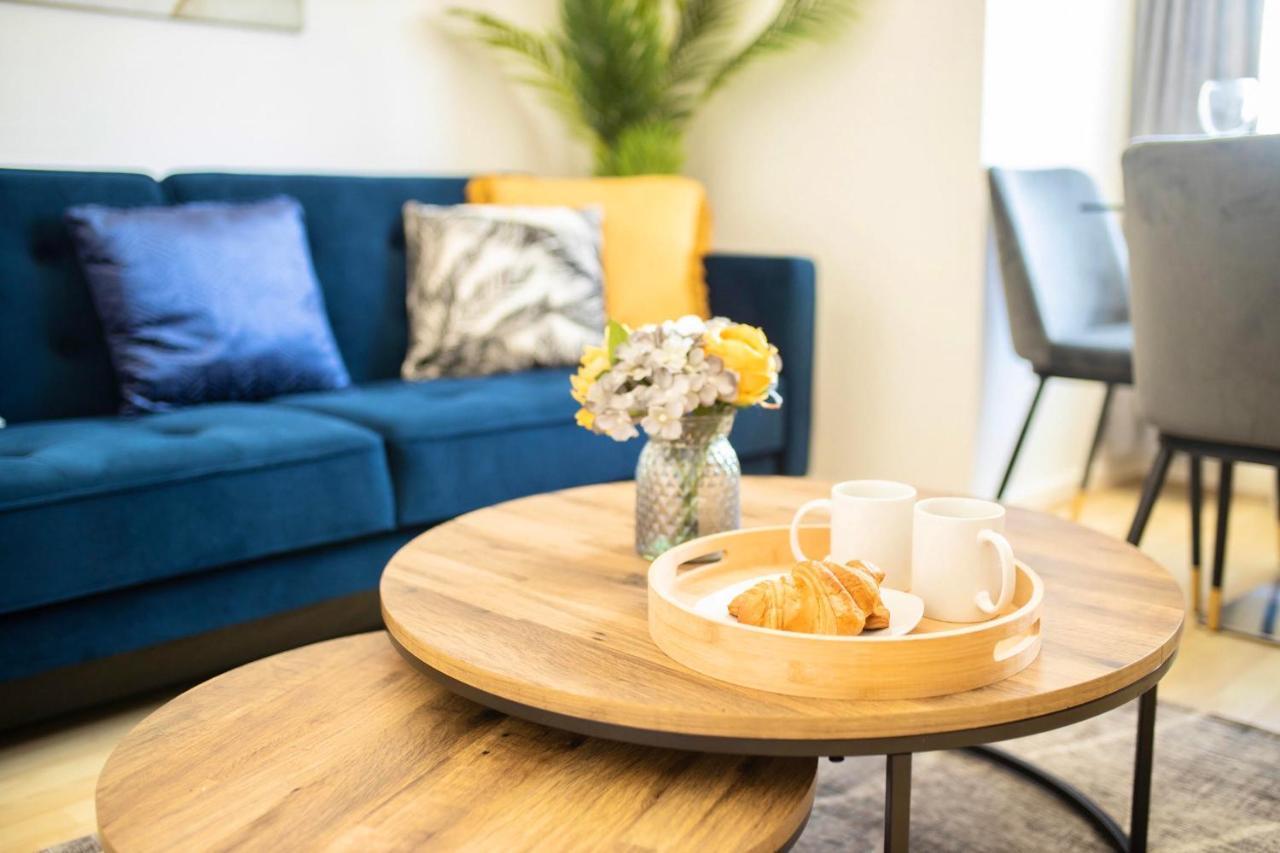 Modern 4-level Townhouse For 8 Free Parking Holiday home Bournemouth