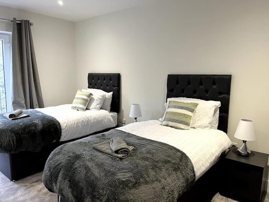 Holiday home Luxury 3 Bed House W Parking & Garden! 1 *