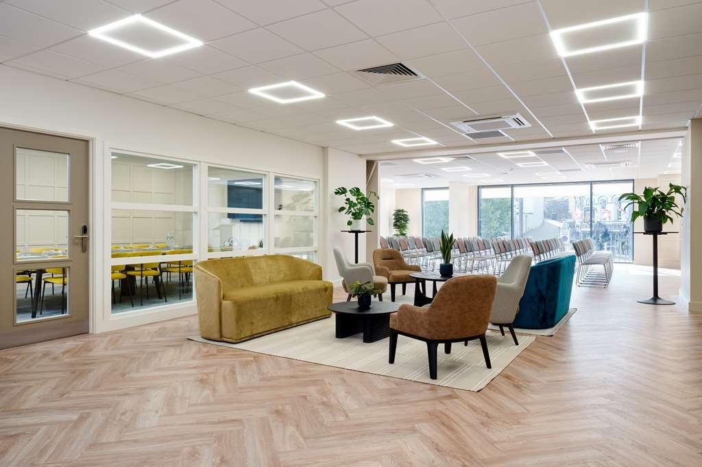 Hampton By Hilton 3*