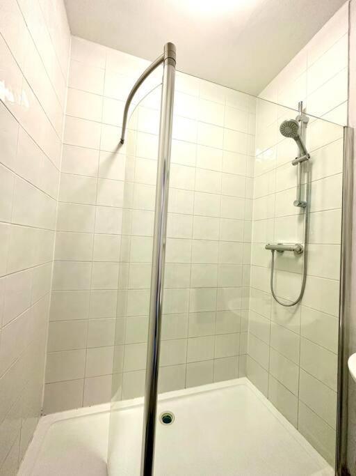 Apartment Coastal Comfort Duplex: Spacious 4-bedroom Near
