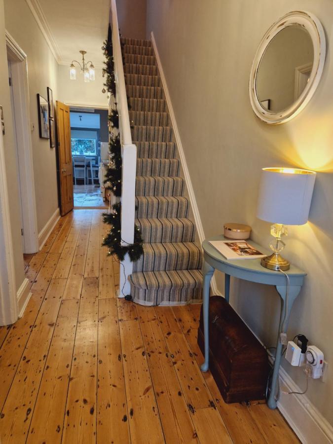 Stunning 3 Bedroom Holiday Near The Beach