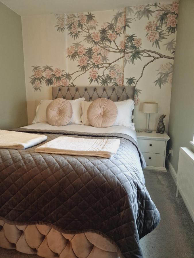 Stunning 3 Bedroom Holiday Near The Beach *