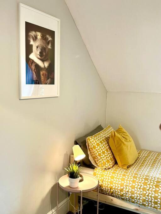 Apartment Coastal Comfort Duplex: Spacious 4-bedroom Near Bournemouth