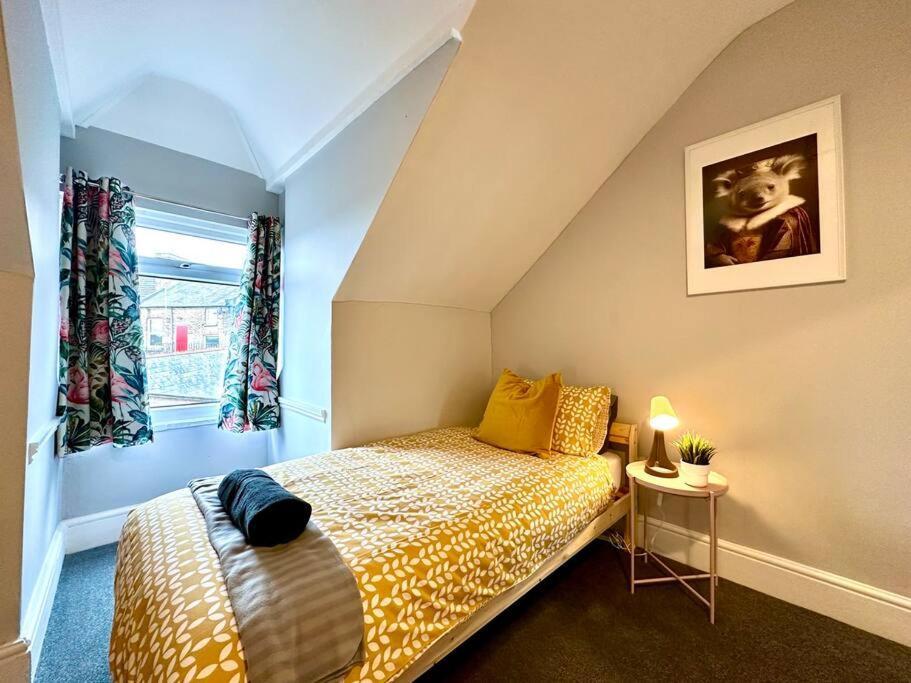 Coastal Comfort Duplex: Spacious 4-bedroom Near Apartment Bournemouth