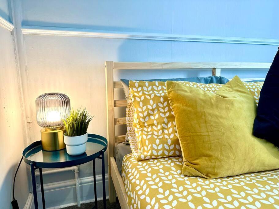 Coastal Comfort Duplex: Spacious 4-bedroom Near Apartment *