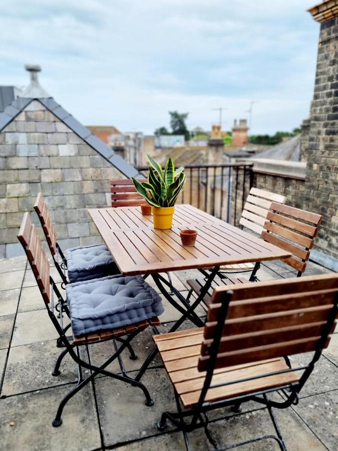 Cityscape Haven: 1 Bedroom With Terrace And View * Bournemouth