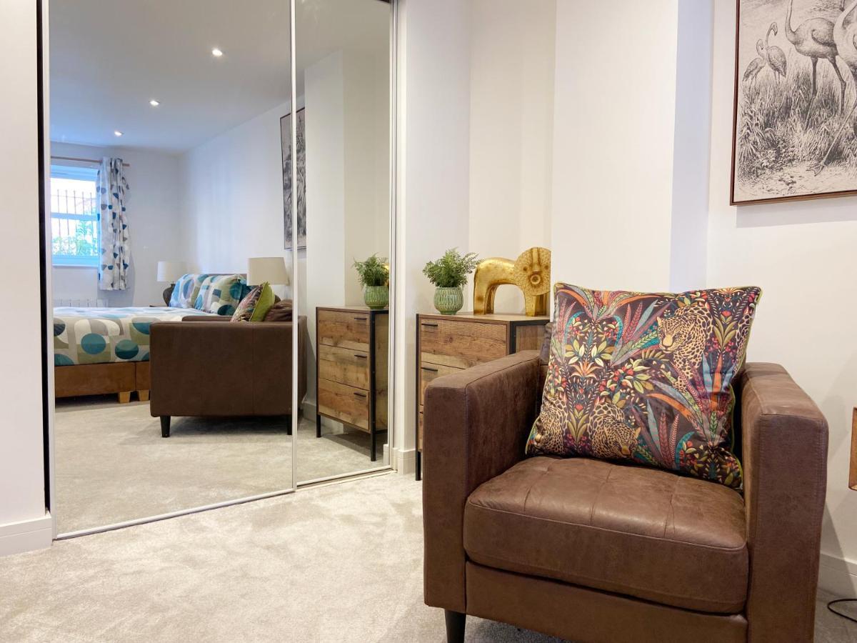The Seaside Maisonette. Free Parking/close To Town * Bournemouth