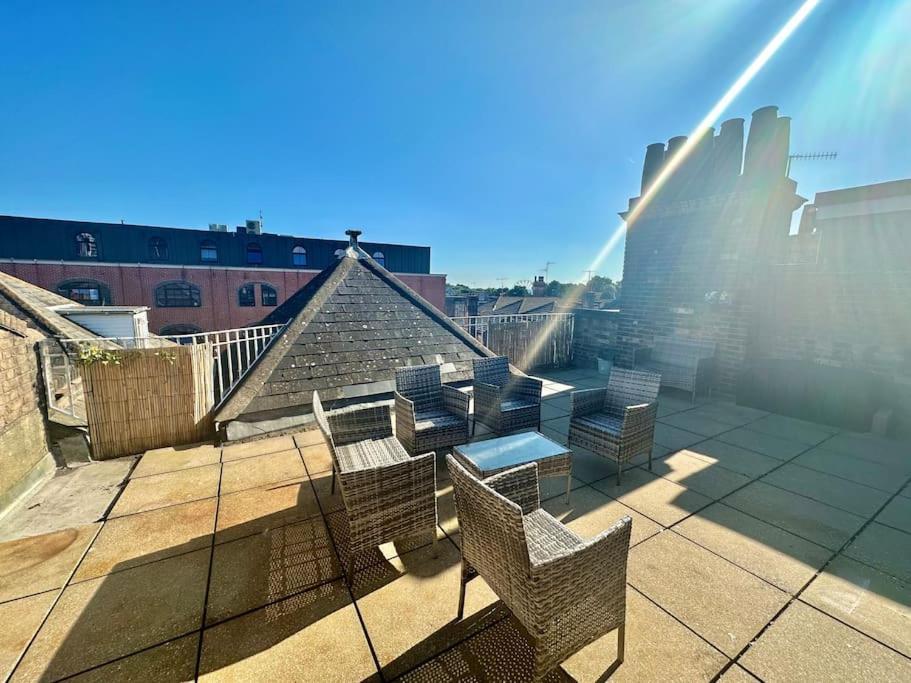 Roof Terrace Two Bedroom - Walk To * Bournemouth