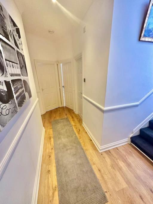 Apartment Roof Terrace Two Bedroom - Walk To