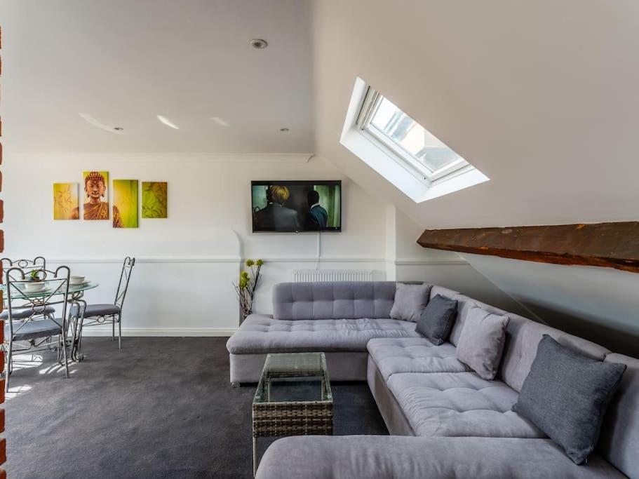Roof Terrace Two Bedroom - Walk To Apartment Bournemouth