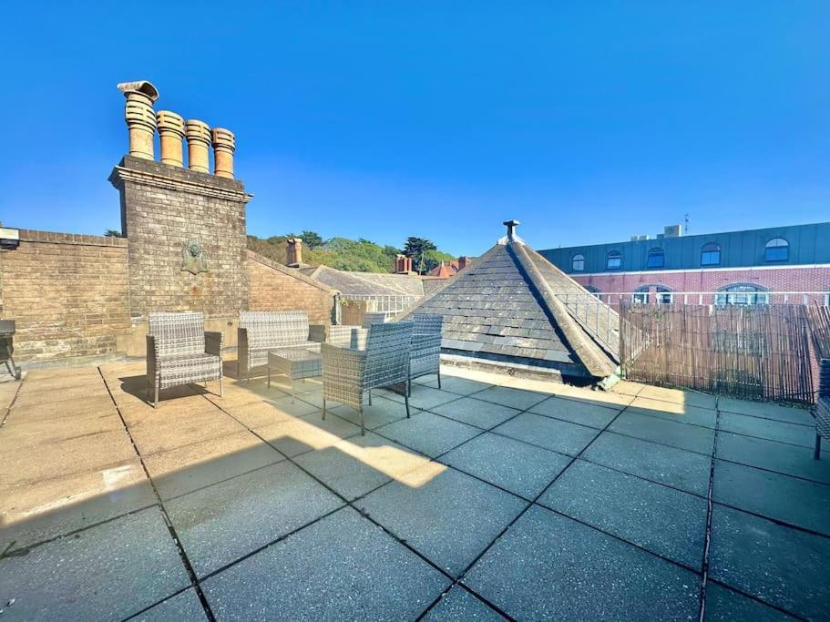 Roof Terrace Two Bedroom - Walk To Bournemouth