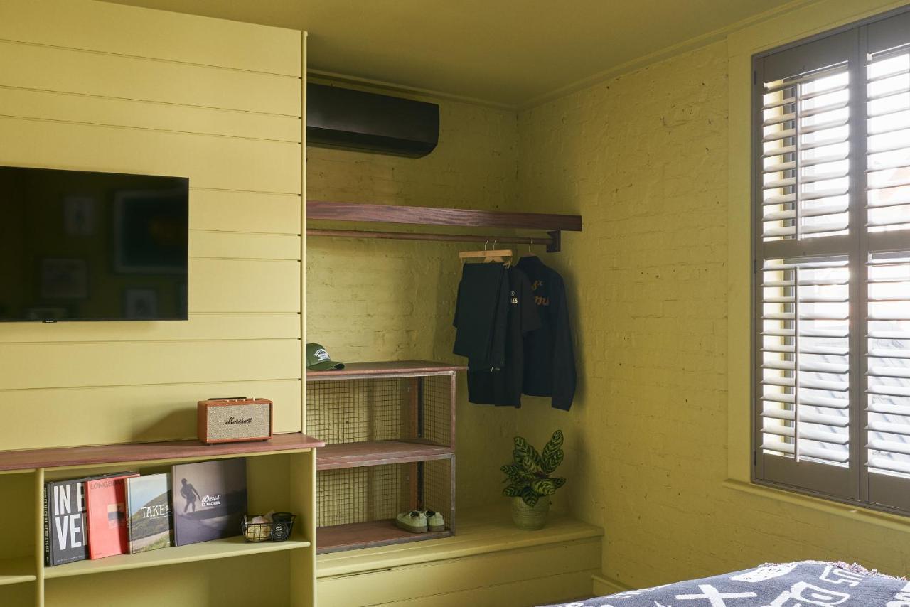 Hotel Deus Ex Machina *