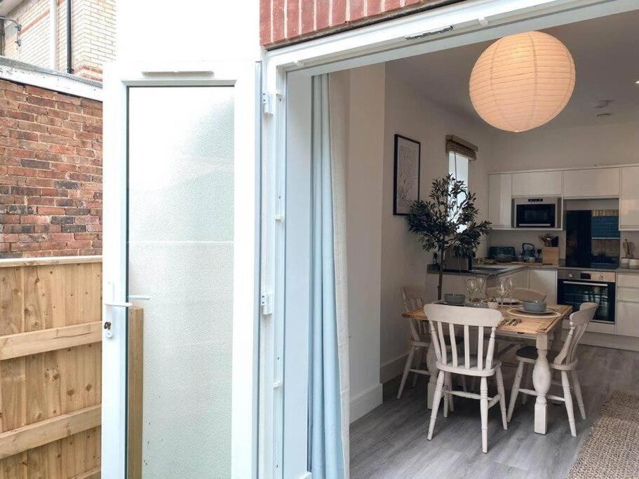 Bournecoast - Town Centre - 10 Min Walk - Garden Patio - 8421 Apartment Bournemouth