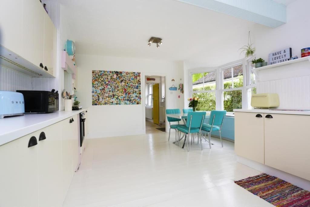 Bournecoast: With Garden-wifi-parking-hb7352