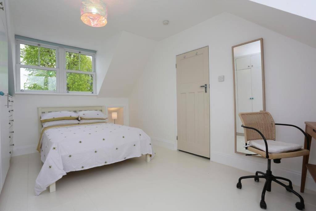 Bournecoast: With Garden-wifi-parking-hb7352 Holiday home