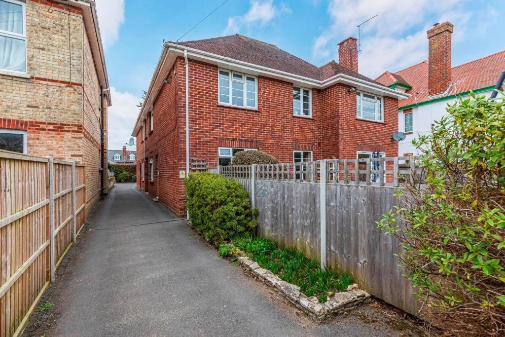 Bournecoast - Near And Shops - Parking - 8498 Apartment